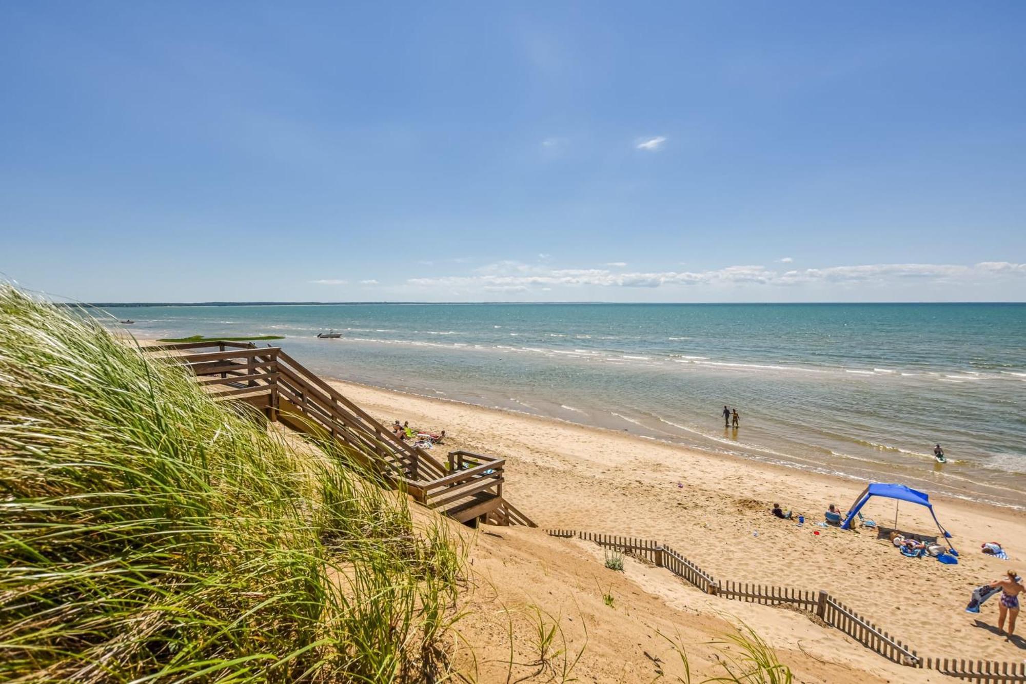 Fully Fenced Yard And Minutes To Bayside Beaches Eastham Eksteriør billede